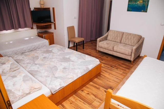 Jezero Laminci Bed & Breakfast Bosanska Gradiska Exterior foto