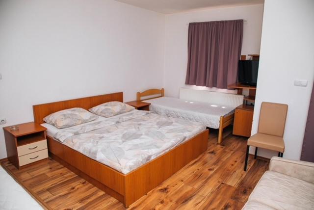 Jezero Laminci Bed & Breakfast Bosanska Gradiska Exterior foto